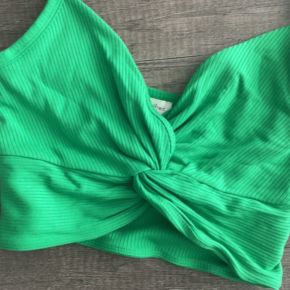 Aritzia Wilfred Bay crop top in gloss green - Picture 3 of 5